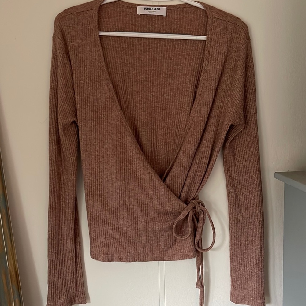 Long sleeve cross over tied shirt